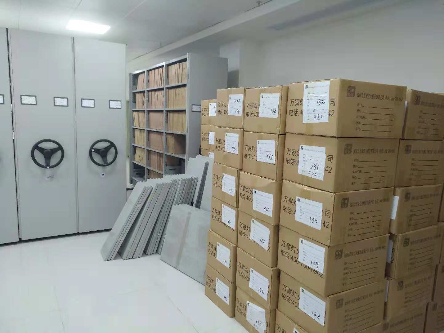    叫搬家公司比自己搬更劃算更省心！